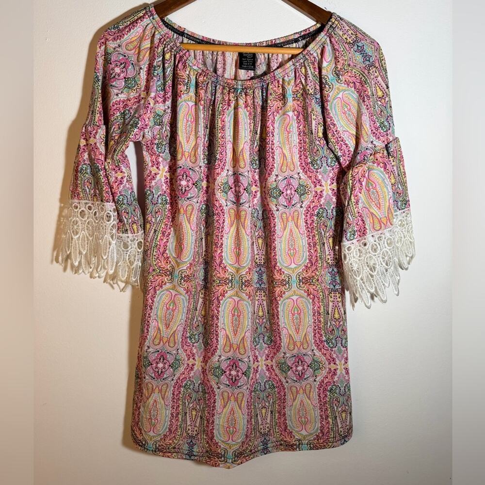 WinWin Colorful Paisley Lace Tunic